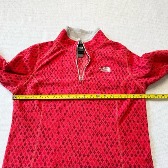 The North Face Red Patterned 1/4 Zip Pullover Size M Fall Cozy Outdoor - Picture 3 of 7